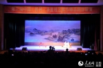 宜黄大剧院内，演员正在表演《临川四梦》。 - 人民网
