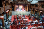 景德镇市民在古戏台观看赣剧剧目《万寿图》 - 人民网