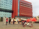 “共青团号”在出发 陪伴新生游校园 - 江西科技师范大学