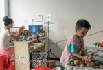 8岁娃“给妈妈打工”月入万元（图） - 中国江西网