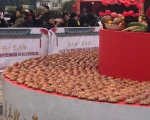 满屏的螃蟹！进贤县近万只螃蟹免费送市民（图） - 中国江西网