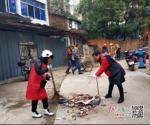 清理垃圾死角助力文明创建活动 - 中国江西网