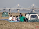 南昌市民在公园里搭帐篷遭制止 不允许搭帐篷并非“一刀切” - 中国江西网