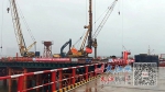 南昌洪州大桥工程西岸主塔桩基开钻 施工作业平台已搭建完成第一桩 - 中国江西网