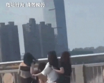 八一大桥上一辆电动车载4人“火”上热搜 4名女子被处罚教育 - 中国江西网